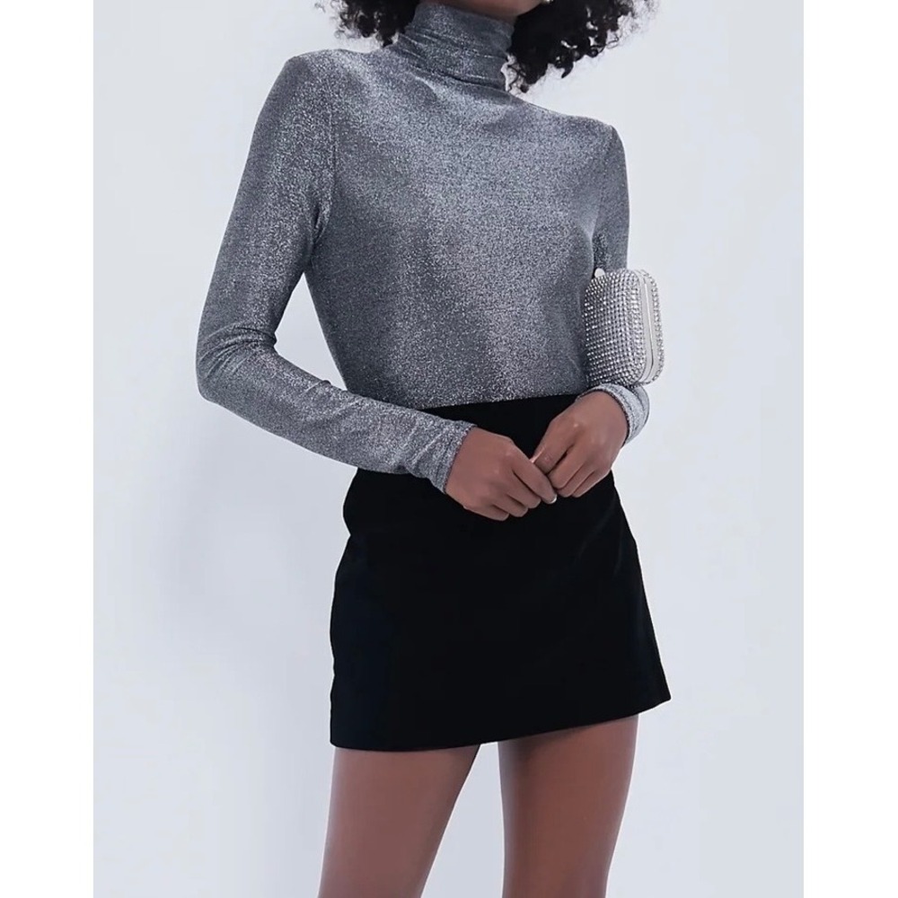 NWT Tuckernuck Womens Silver Metallic Ellroy Turtleneck Shirt Medium Sparkly